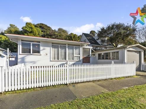 5 Bird Grove, Stokes Valley
