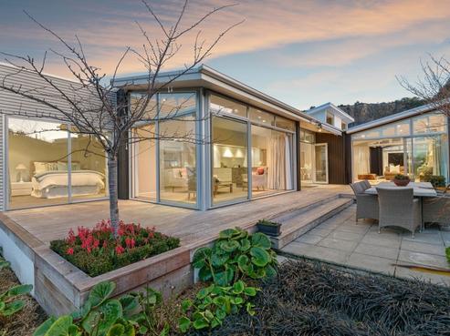 27 Main Road, Redcliffs