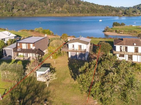 69 Oyster Drive, Cooks Beach
