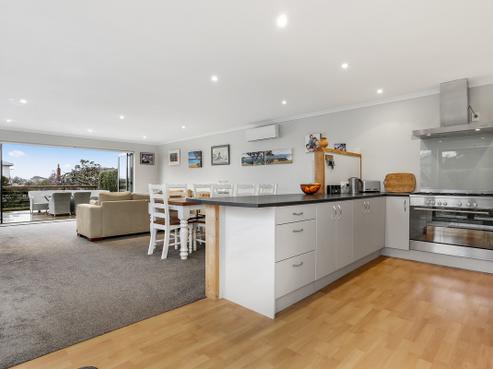 6 Ward Crescent, Te Atatu Peninsula