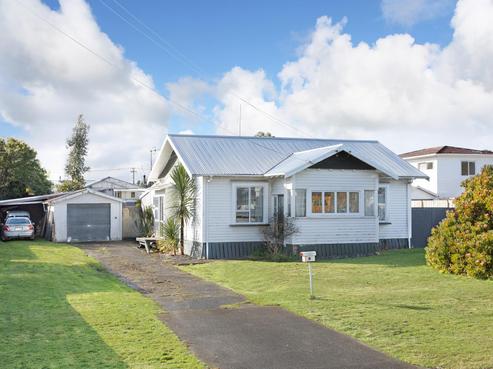 7 Ngahina Street, Marton