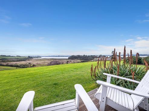 137 Tuparekura Road, South Head