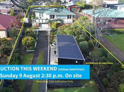 137 Flanshaw Road, Te Atatu South