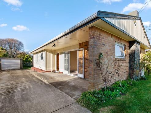 9 John Road, Fairy Springs