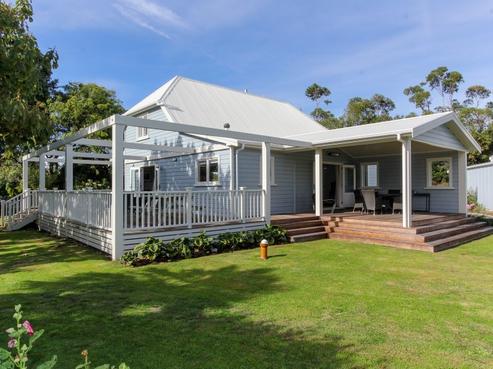 11 Onaero Beach Road, Onaero