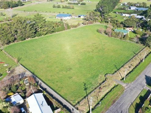 69 Waite Street, Featherston