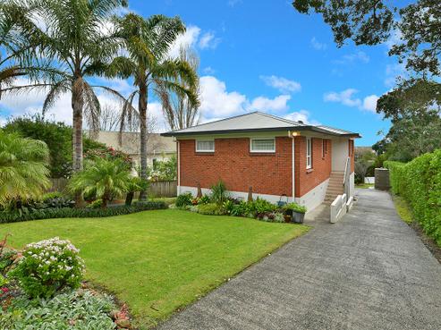 12 Nelson Street, Helensville