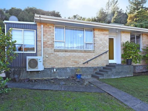 2/11 Lowry Crescent, Stokes Valley