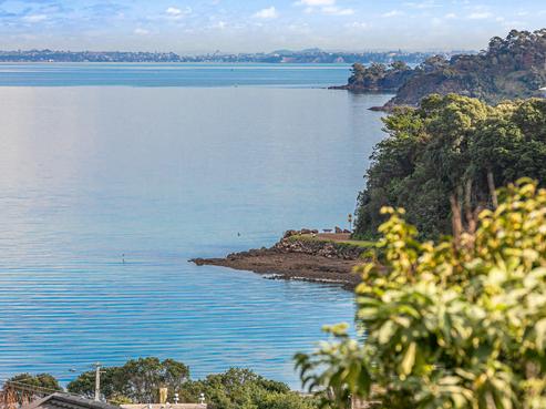 8 Tetley Road, Surfdale