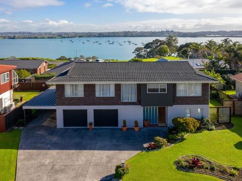 10 Nimrod Place, Half Moon Bay