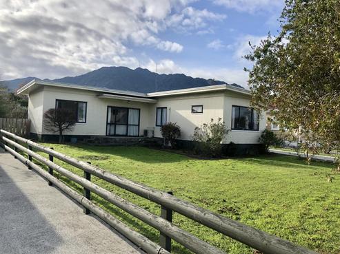 8 Clarke Avenue, Te Aroha