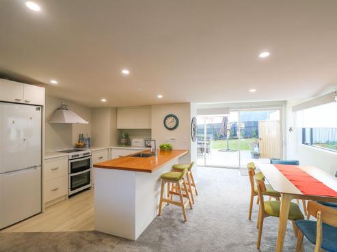 16 Sutter Street, Seaview