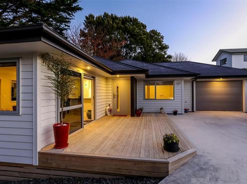 5B Cyrus Street, Whalers Gate
