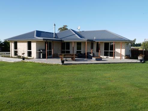 609 Arowhenua Road, Levels