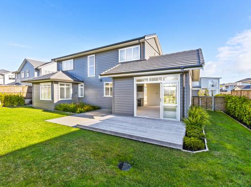 13 Couldrey Crescent, Red Beach