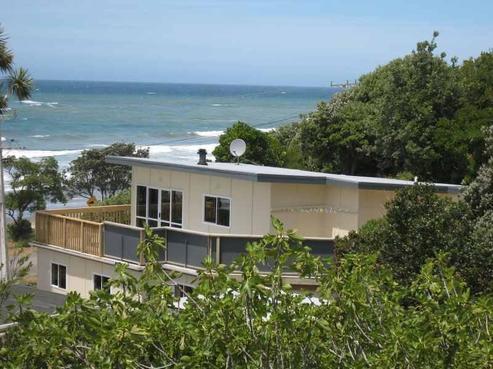 18 Akitio Esplanade, Pongaroa