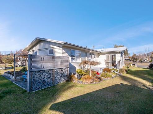 8 Hera Grove, Turangi