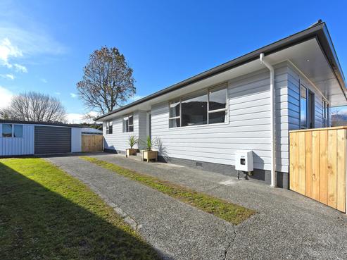 23 Harvard Grove, Totara Park