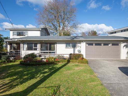 16 Utuhina Road, Springfield