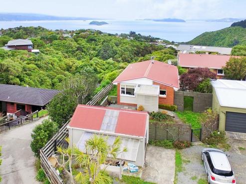 2 Pine Tree Lane, Korokoro