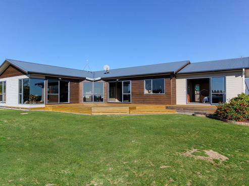 39 Allan Road, Egmont Village