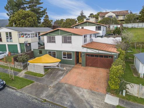 4 Greenwich Grove, Stokes Valley