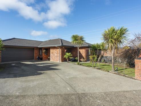 46 Percy Kinsman Crescent, Riverstone Terraces