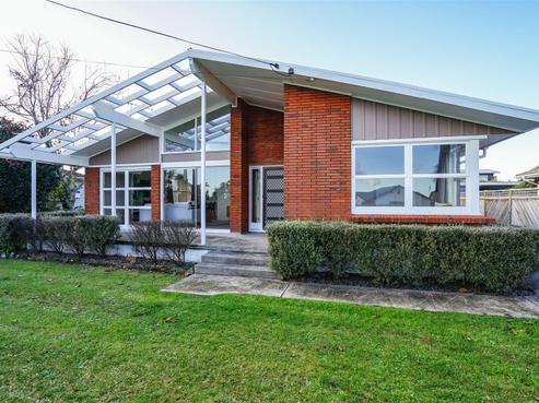 984 River Road, Queenwood