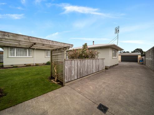386 South Road, Omata