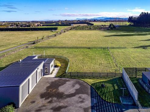 2/1800 Clintons Road, Darfield