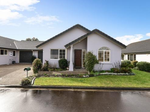 29/16 Rototuna Road, Flagstaff