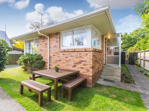2/139 Pah Road, Royal Oak