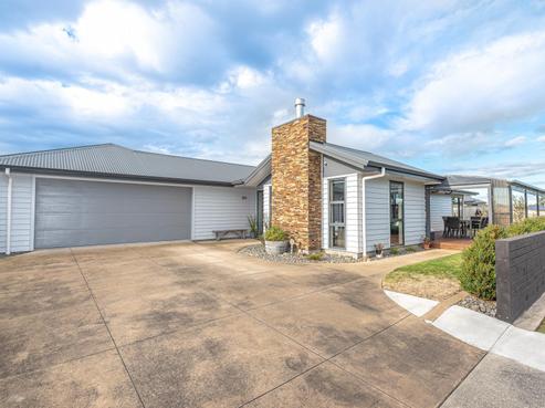 12 Buckingham Place, Springvale