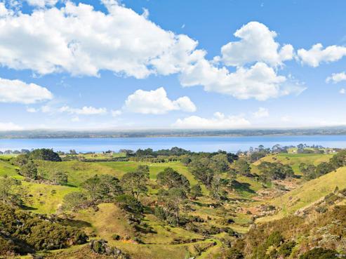 76 Grahams Beach Road, Manukau Heads