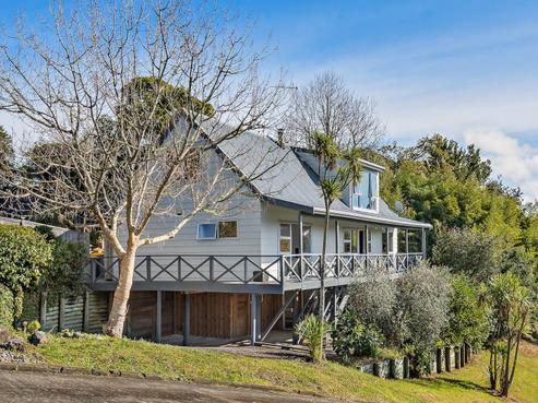 22 Oaktree Avenue, Browns Bay