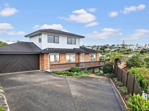 2/884 Beach Road, Waiake