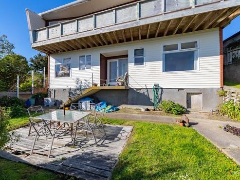 6 Ash Grove, Ranui
