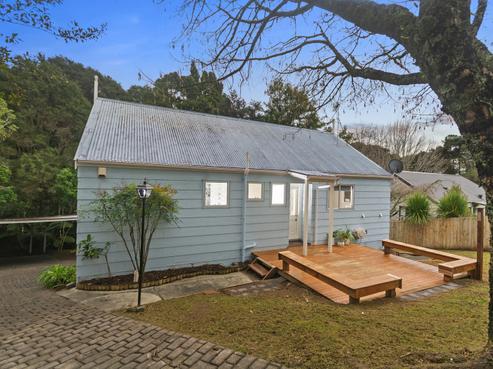 64 Wirihana Road, Titirangi