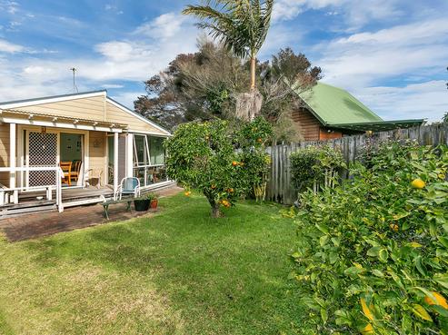 2/218 Sunnynook Road, Totara Vale