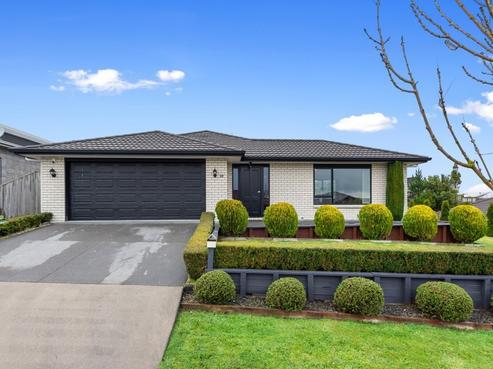10 Raddington Way, Huntington