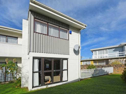 7/168 Kings Crescent, Central Hutt