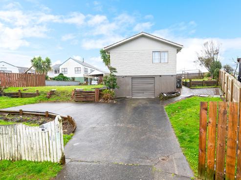 16 Massine Place, Randwick Park