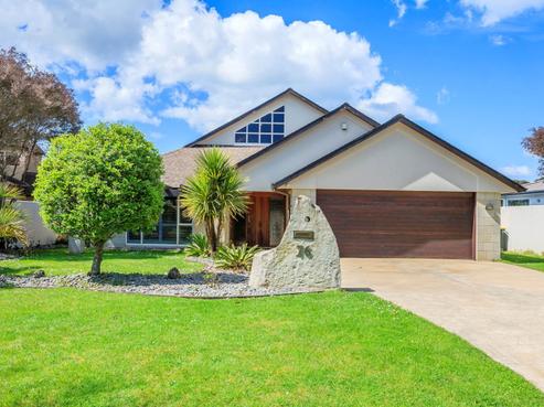 76 Landing Drive, Albany