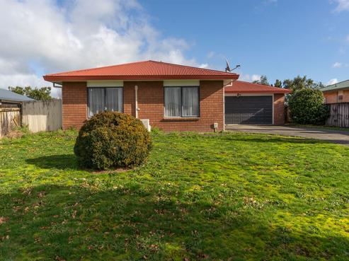 11 Catalina Drive, Melville