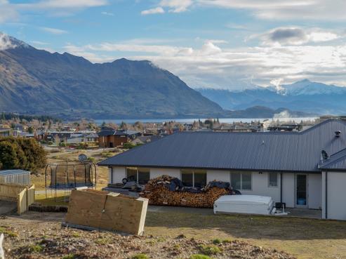 8 Barclay Place, Wanaka