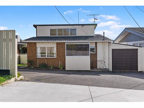 2/58 Pupuke Road, Hillcrest