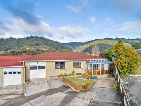 2/57 Sunbrae Drive, Silverstream