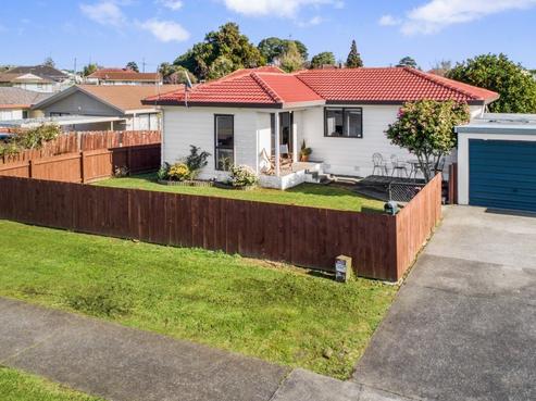 2/18 Coombe Avenue, Otara