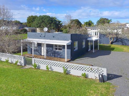 17 Crispe Road, Clarks Beach