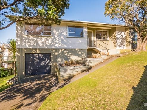 15 Redvers Drive, Belmont